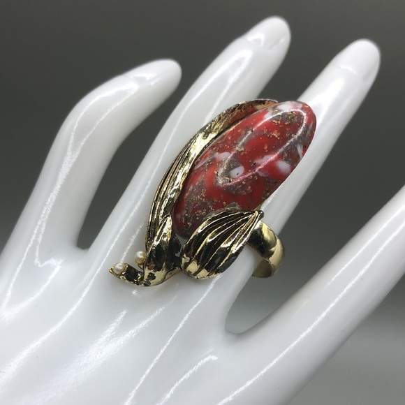 vintage Jewelry - Vintage antiqued gold tone gemstone like big statement size costume ring sz 7
